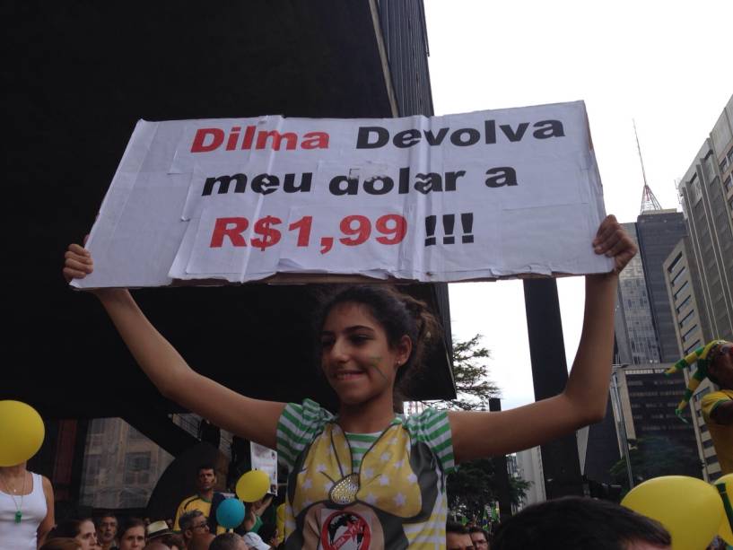 alguemnamulti's tweet image. Olha que lindo o pessoal pedindo volta Dilma
#dolar #foradilma