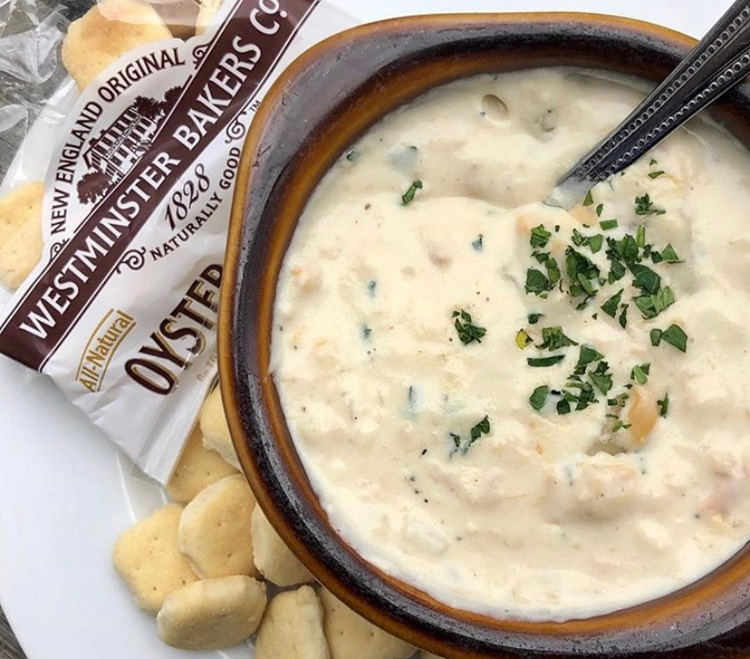 There's always something warm and delicious coming straight from @thenewesmv! Their #NewEngland Clam Chowder is famous across the island, you must indulge and see for yourself!  #soupson  

Learn more here:  bit.ly/TheNewes