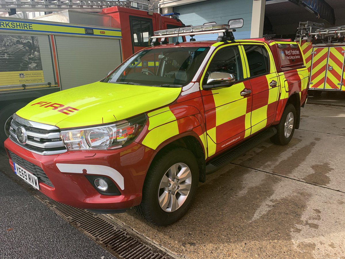 WYFRSDaveWalton's tweet photo. Budget setting meeting of @WYFRS Fire Authority today. An opportunity to show elected members the new ALP destined for @WYFRSBfdTeam , and the new vehicles for our Watch Managers to support our Command, Leadership and Management project https://t.co/MGH7Z6eHan