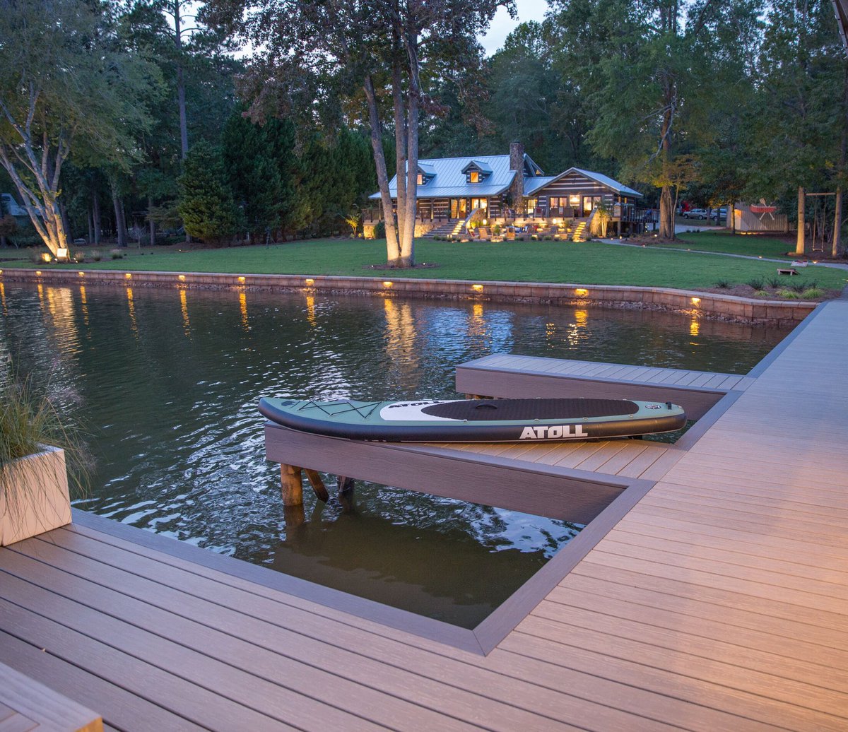 camofasteners's tweet photo. Views from the dock. ♥️

@ChipWade used CAMO Edge fastening technology to install the deck boards during his incredible Misty Mill lake house renovation.

Take a tour - https://t.co/19SqlgGA76

#camofasteners #moistureshield #deckresponsibly #wadeworkscreative https://t.co/zzWzTiCWw0