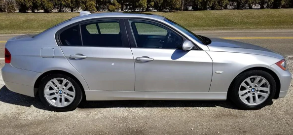 TBInvestigation's tweet photo. MORE: This is a stock photo of the type of BMW the individuals who are believed to have information regarding 15-month-old Evelyn Boswell are driving. The vehicle has front end damage. 

If you see the vehicle or the child, call 1-800-TBI-FIND! #TNAMBERAlert https://t.co/2HvlozuCxk