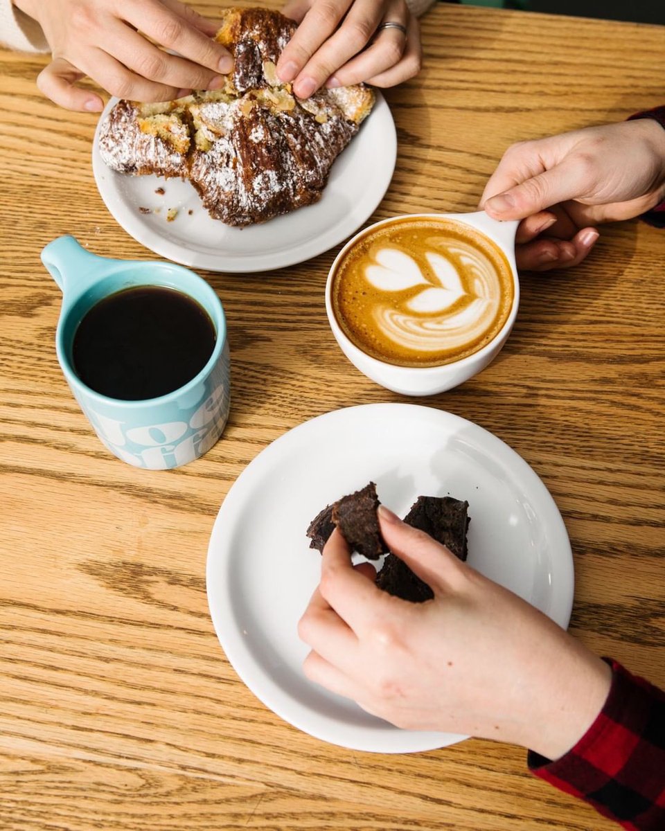Weekends are for friends, coffee and treats at @JoecoffeeNYC!☕️😊
⠀⠀
📸: @joecoffeecompany