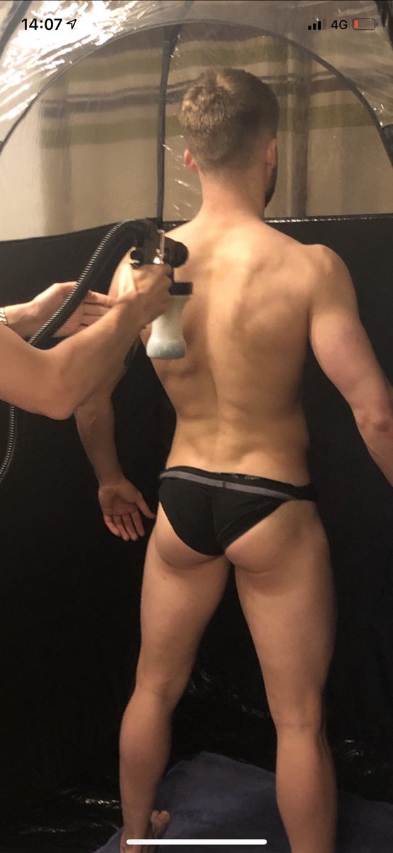 DmrTanning's tweet photo. 🔥🧡Happy Friday! - At @dmrtanning we tan both male and female clients 🔥🧡 .
.
.
.
.
.
. @laextan @dmrtanning #cleartan #laextan #tanning #tan #tantan #spraytan #spray #birmingham #jewelleryquarter #jewelleryquarterbirmingham #hotguy #tropical #holiday #holidaytan #holidaytans https://t.co/jk4rYTnIWe