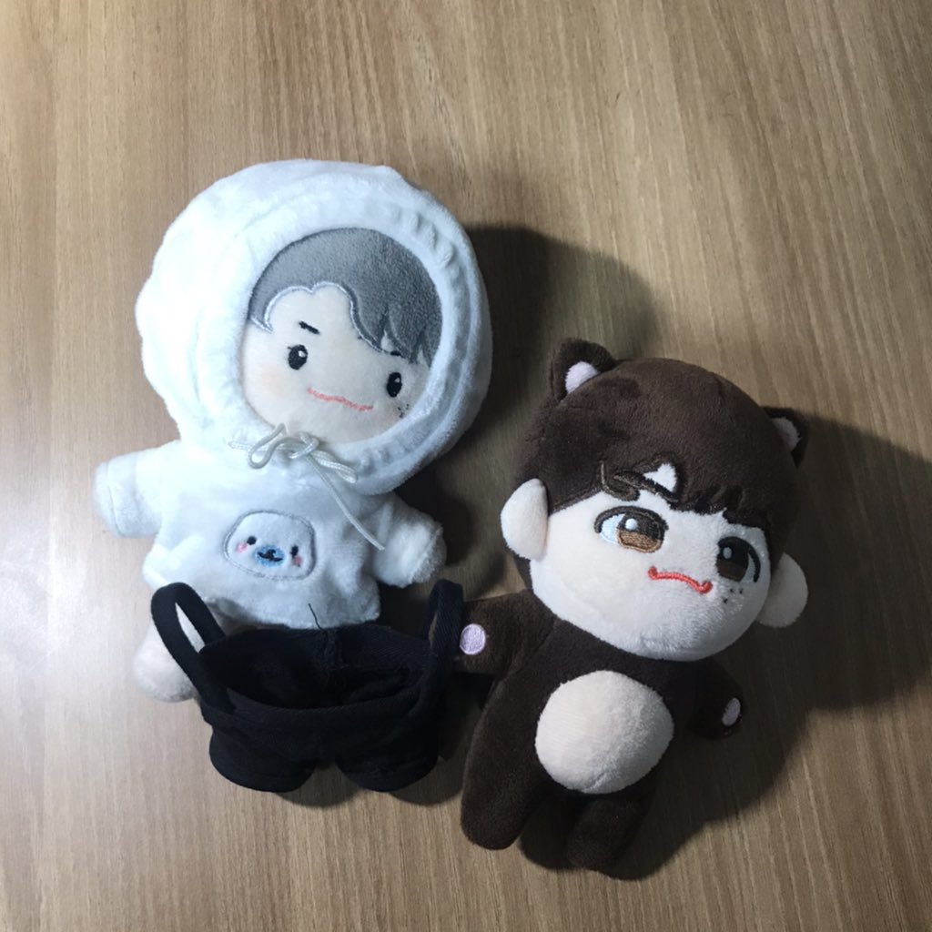 abcd030309's tweet photo. 옹성우 옹아리 옹냥이 인형 양도합니다! 각각도 가능하고 같이 양도도 가능합니다 같이 하시면 에누리 해드려요! 
옹아리 1.0 옹냥이 0.8에 양도합니다 같이 사시면 택배비 무료로 드��니다 
#옹성우 #옹아리 #옹냥이 #옹성우인형 #옹성우굿즈 #워너원 #인형옷 #워너원인형 https://t.co/6MKzkjKUbD