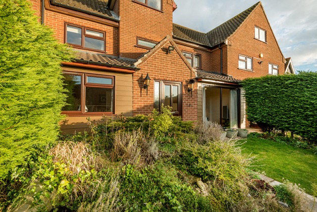 Sheringham Cottages offer you a choice of 6 Luxurious and traditional self-catering properties located in Sheringham's premier residential conservation area and all within 200 meters of the beach. visitnorthnorfolk.co.uk/accommodation/…  #Sheringham #NorthNorfolk #LuxuryCottages