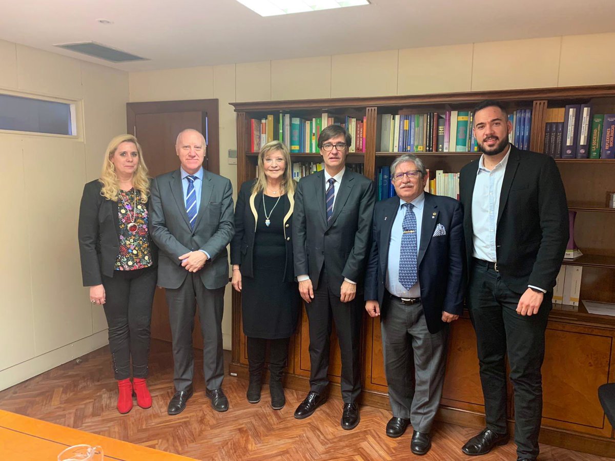 La AGP se reúne con el Ministro de #Sanidad, <a href="/salvadorilla/">Salvador Illa Roca</a>, el Secretario General de Sanidad, Faustino Blanco, y la subdirectora de Calidad del Ministerio, @DFragaF

Toda la noticia 👉🏻 gacetamedica.com/politica/salva…