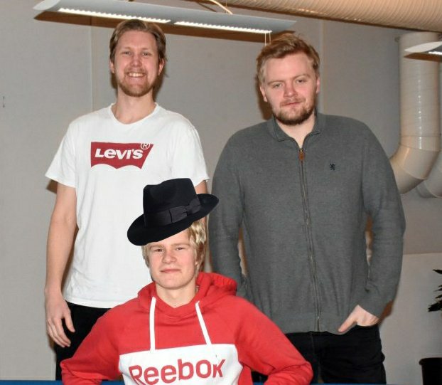 Eirik Johansen (@eirikjohansen62) on Twitter photo Jeg og <a href="/BendikEriksen/">Bendik H. Eriksen</a> hadde trivelig besøk av stortalentet Martin Johnsen i dag. Det kunne blitt en karriere som danser, men Magic ba han vente litt med Jackson-trinna. Alt dette og mer til i siste utgave av puckpodden. Du finner den i soundcloud og podcast-appen. #2hockey Jeg og <a href="/BendikEriksen/">Bendik H. Eriksen</a> hadde trivelig besøk av stortalentet Martin Johnsen i dag. Det kunne blitt en karriere som danser, men Magic ba han vente litt med Jackson-trinna. Alt dette og mer til i siste utgave av puckpodden. Du finner den i soundcloud og podcast-appen. #2hockey