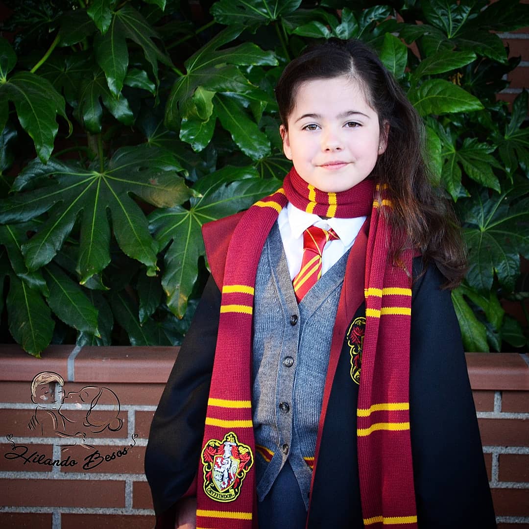 HilandoBesos's tweet photo. Carnavales!  Este año toca #hermionegranger de #harrypotter .

Túnica confeccionada en tela de gabardina.  

#carnaval2020 #disfrazgryffindor #disfrazharrypotter #hilandobesos #cosplay #cosplayharrypotter #cosplayhermione  #disfrazhermione https://t.co/ouVhCCvchs