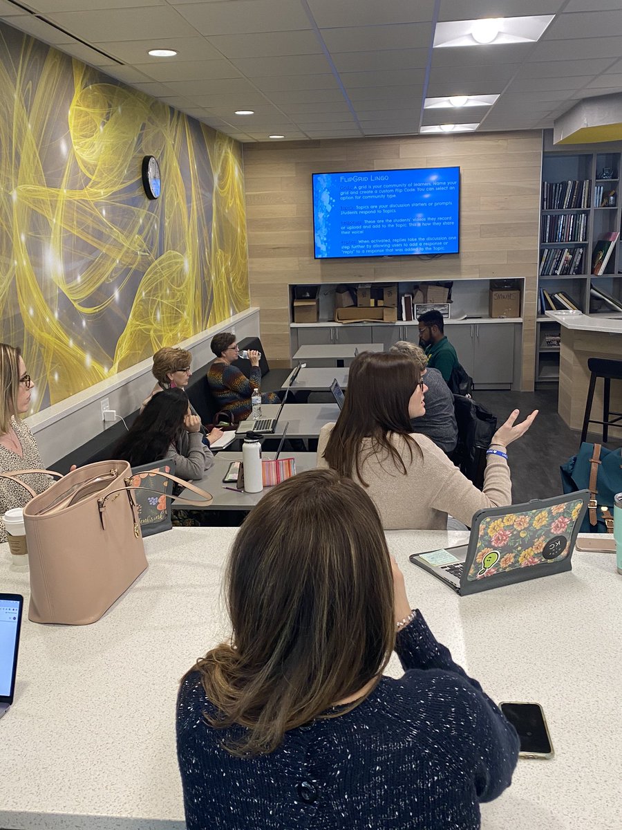KelleyRCapper's tweet photo. Thank you for all those who attended our #TechThursdaySMSD session over @Flipgrid last night! It was amazing to hear about the different ways it will be implemented across @theSMSD and in different content areas! #FlipgridFever #AwaitingmyFliphuntinvite #Fliphunt @SMWestOffice https://t.co/0hgUFedTpg