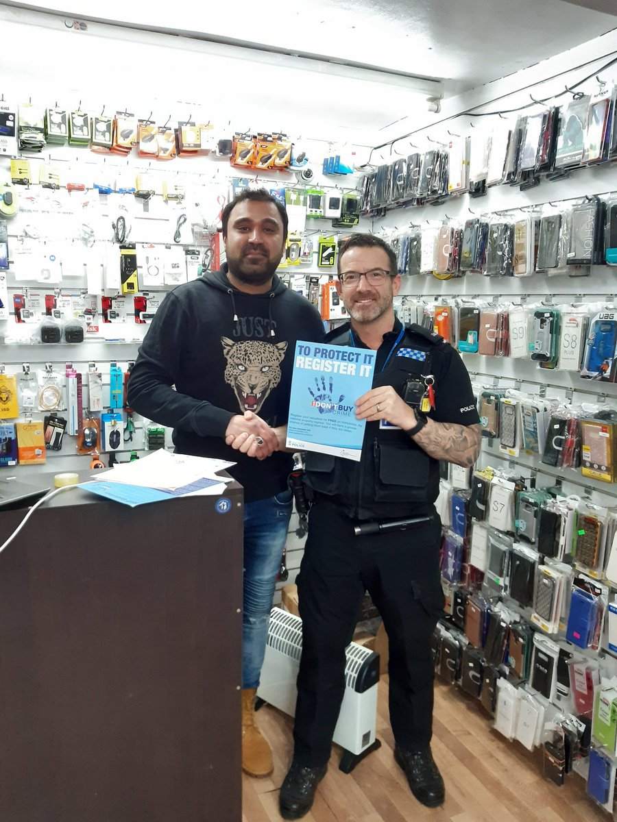 WMPRuralMatters's tweet image. In Bridgnorth today signing up retailers for the &apos;we don&apos;t buy crime&apos; initiative.#supportingyourcommunity#wedontbuycrime#westmerciapolice