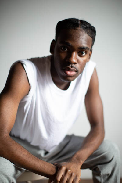 FiveTownsNY's tweet photo. Five Towns College alumni Akeil Davis is starring in Between The Bars , a new play by Lynn Clay Byrne,@btbplay  directed by @benjaminviertel, performances will begin on March 23! https://t.co/q9NZgMsDbY #broadway #theatre https://t.co/Ln3vF9QORN