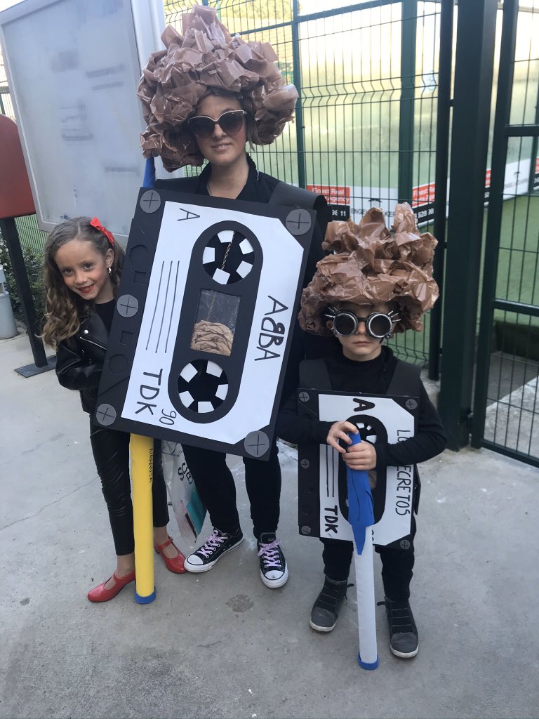 BSBCPrimaryHT's tweet photo. And the winner is...#parentparade #arecycledcassette https://t.co/uhtk8SSNXs
