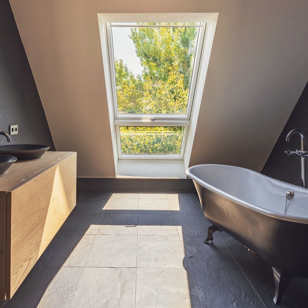 ElbeSpree's tweet photo. #elbespree #optimierung #immobilienvermögen #wertstabile #immobilieninvestment #immobilienkauf #immobilienentwicklung #verkauf #design #interiordesign #überdendächern #stadt #bathroom #rooftopapartment #badezimmer #bathroominspiration #weloverealestate #wirliebenimmobilien https://t.co/mJLACzAfc5