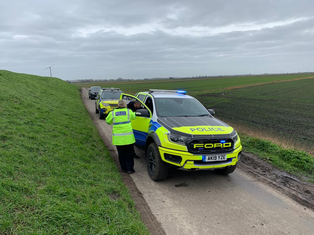 CambsRuralCops's tweet photo. Cambs and Norfolk Rural crime teams working together to tackle rural offending. This scenic was seen on both counties and got banned from both too. 🤜🤛 #TwoForOneDeal @RuralCrimeNfk #RCAT #OpGalileo @CambsCops https://t.co/zdFDMB4jTs