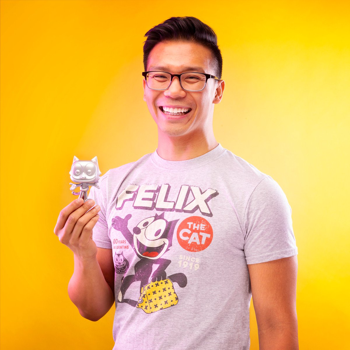 OriginalFunko's tweet image. #FunkoFashionFriday is finally here! Share photos of your favorite Funko/@Loungefly styles with the hashtag #FunkoFashionFriday and we might reshare!
#Funko #FunkoFashionFriday #Loungefly #Felix #Pop #Felixthecat