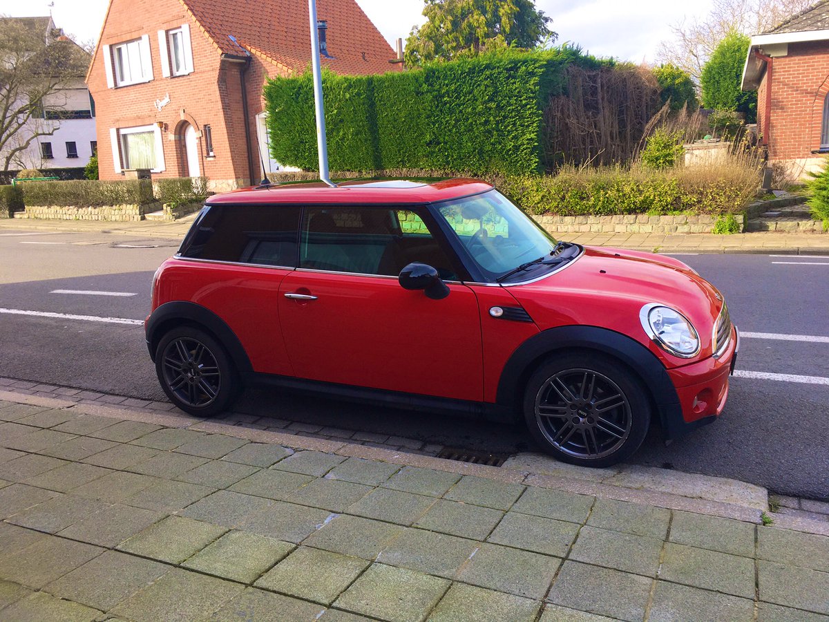 amsterdamsblauw's tweet photo. Not dissapointed! 🧼 #handcarwash #lovemymini #mini https://t.co/hshdzomePp