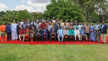 KenyaGovernors's tweet photo. The Council of Governors today attended the 8th National and County Governments Coordination Summit that was hosted by the President HE Uhuru Kenyatta. #DevolutionToday
Photos: Courtesy @StateHouseKenya https://t.co/5FKFuVPdIq