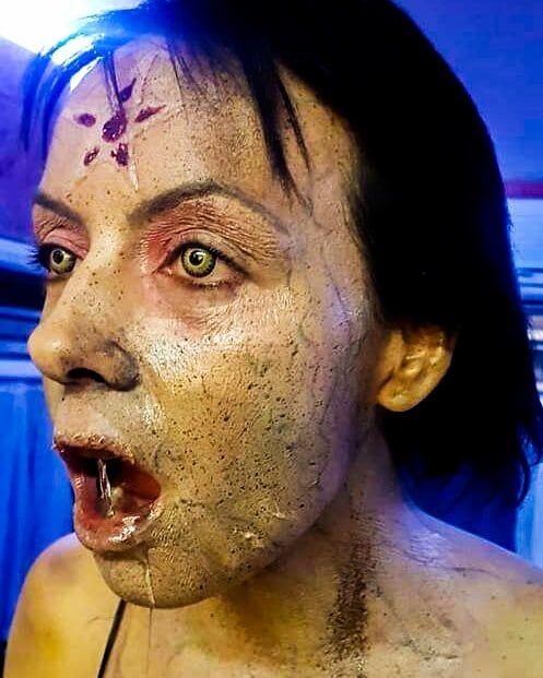 KitabSeytan's tweet photo. Korku içinde yaşayan asla hür değildir.. Sahne makyajlarımızdan görsellere devam. #makeup #effectmakeup #plastikmakyaj #filmmakyajı #profesyonelmakyaj #makeupstudio https://t.co/fQ8CDxMgAr