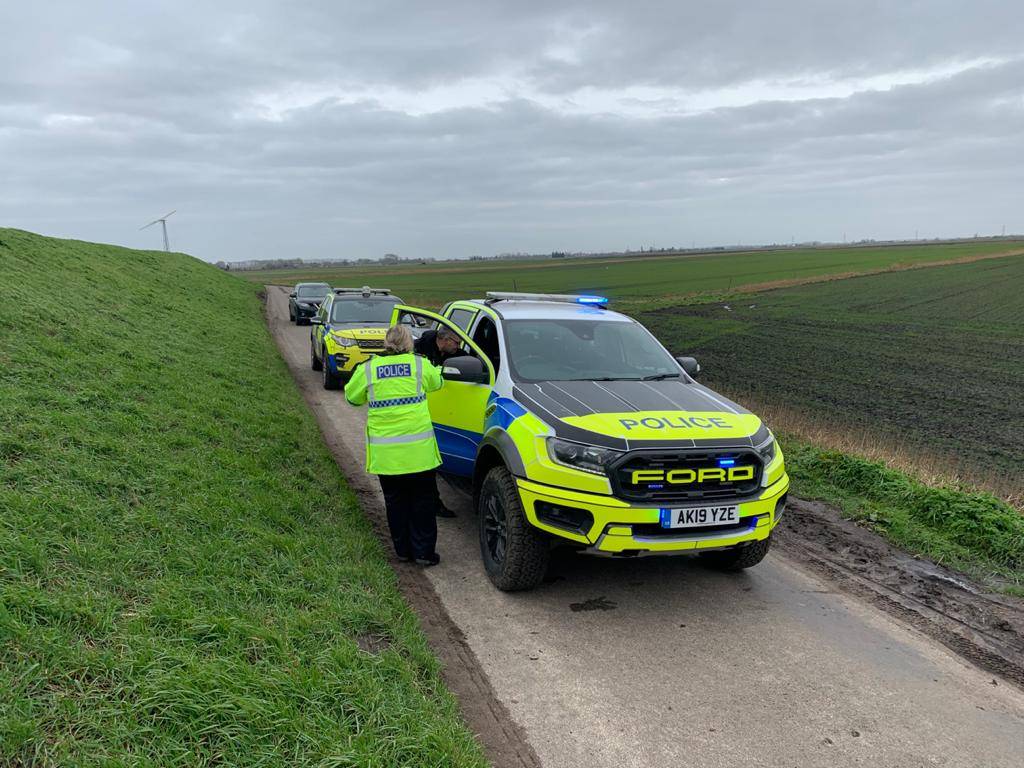 EastCambsCops's tweet photo. Cambs RCAT @CambsRuralCops and Norfolk Rural crime @RuralCrimeNfk worked together to stop this scenic which was seen hare coursing in both counties and got banned from both too. 🤜🤛 #TwoForOneDeal @RuralCrimeNfk #RCAT #OpGalileo @CambsCops https://t.co/vjzQMG3w4L