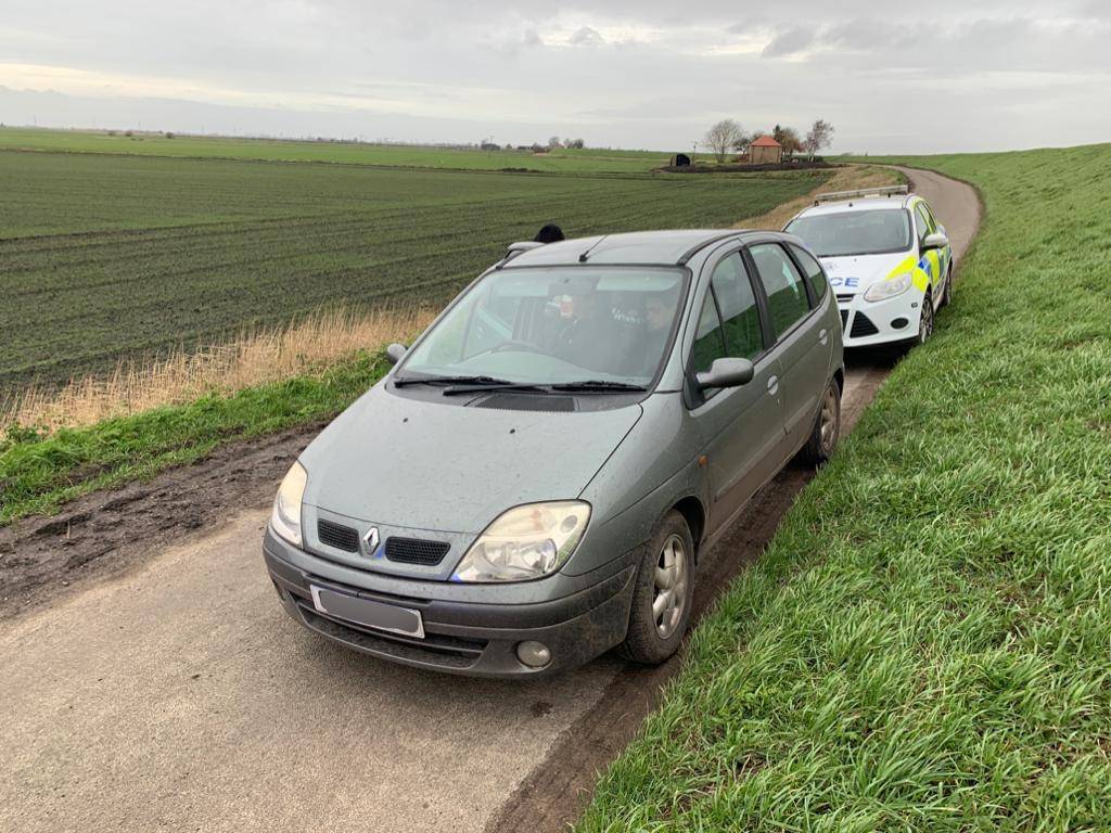 EastCambsCops's tweet photo. Cambs RCAT @CambsRuralCops and Norfolk Rural crime @RuralCrimeNfk worked together to stop this scenic which was seen hare coursing in both counties and got banned from both too. 🤜🤛 #TwoForOneDeal @RuralCrimeNfk #RCAT #OpGalileo @CambsCops https://t.co/vjzQMG3w4L