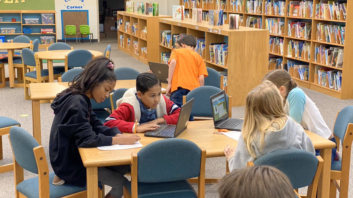 SusanScholz4's tweet photo. Third great is so excited about their Database scavenger hunt! This has been a fun way to help them get use to moving around and searching on two of our Databases! #gidjag #lisd_lib https://t.co/tkIvy5MCkV