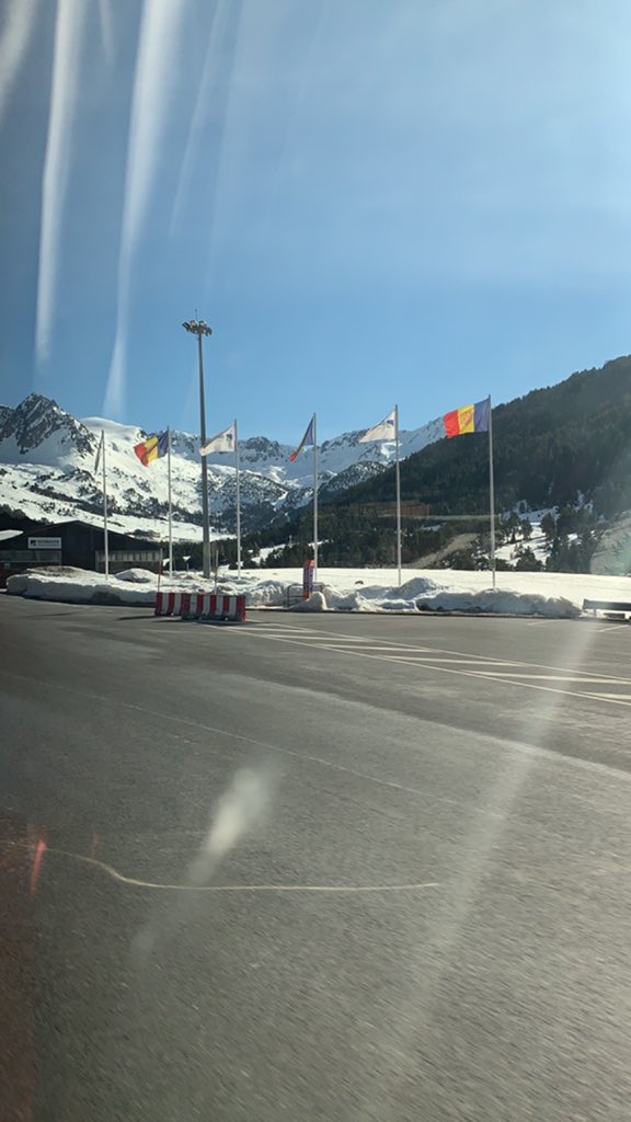 Mr_JWN's tweet photo. #HUMski Adiós Andorra and Bonjour France! It’s official #TeamHumberston are on the way back. @palarinsal it has been an absolute blast - thank you! @HumberstonA @SkiAdaptableUK @HUMsport #SchoolSkiTrip https://t.co/HWxSaUiVVY