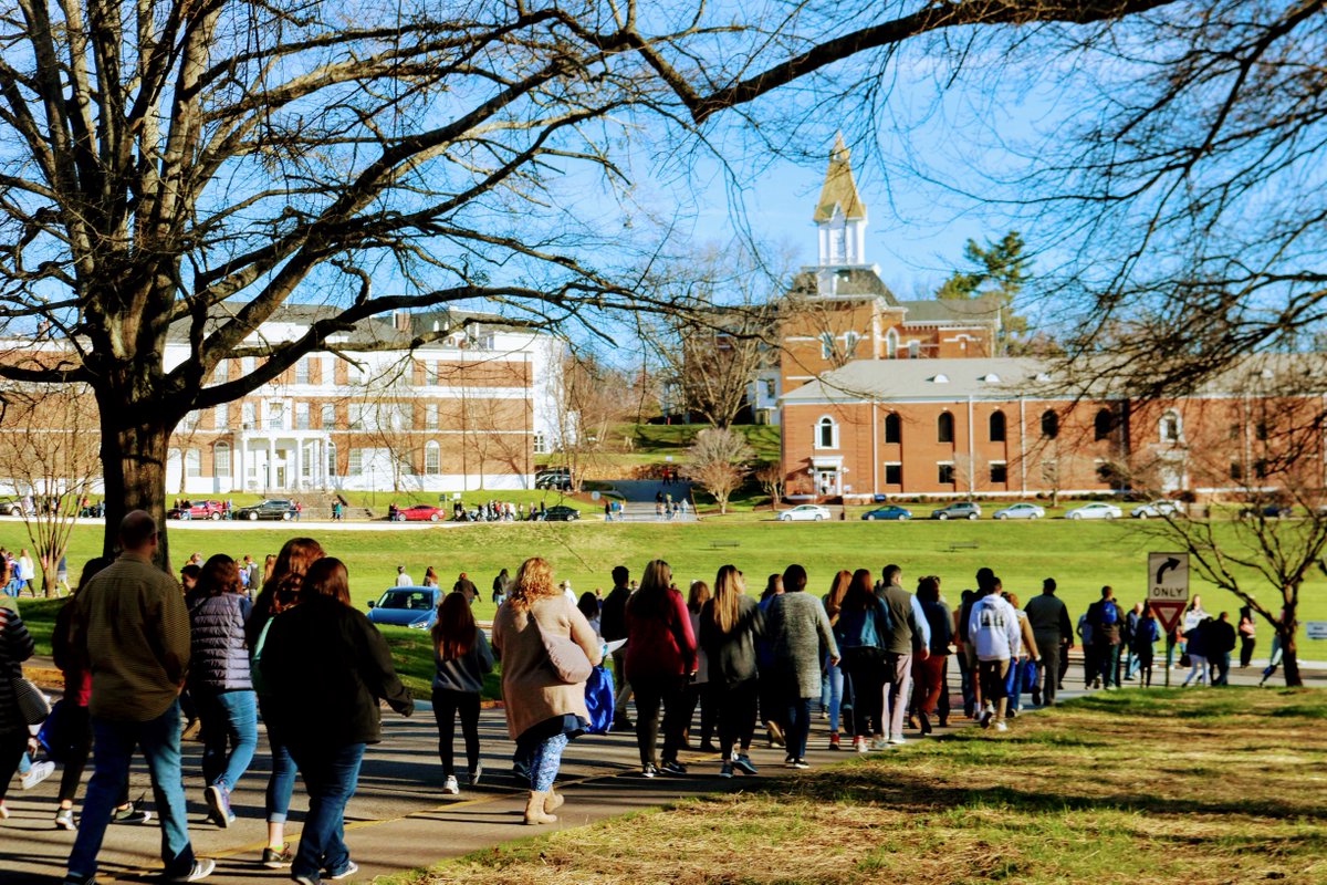 UNG_admissions's tweet photo. Dahlonega's #NighthawkPreview experience is less than 24 hours away and we can't wait! What a great opportunity to find out what UNG can do for you! There are still spots available, so secure your seat now at https://t.co/7jMnJXwaHb #nighthawknation #Newnighthawk https://t.co/KrGfOB27Pf