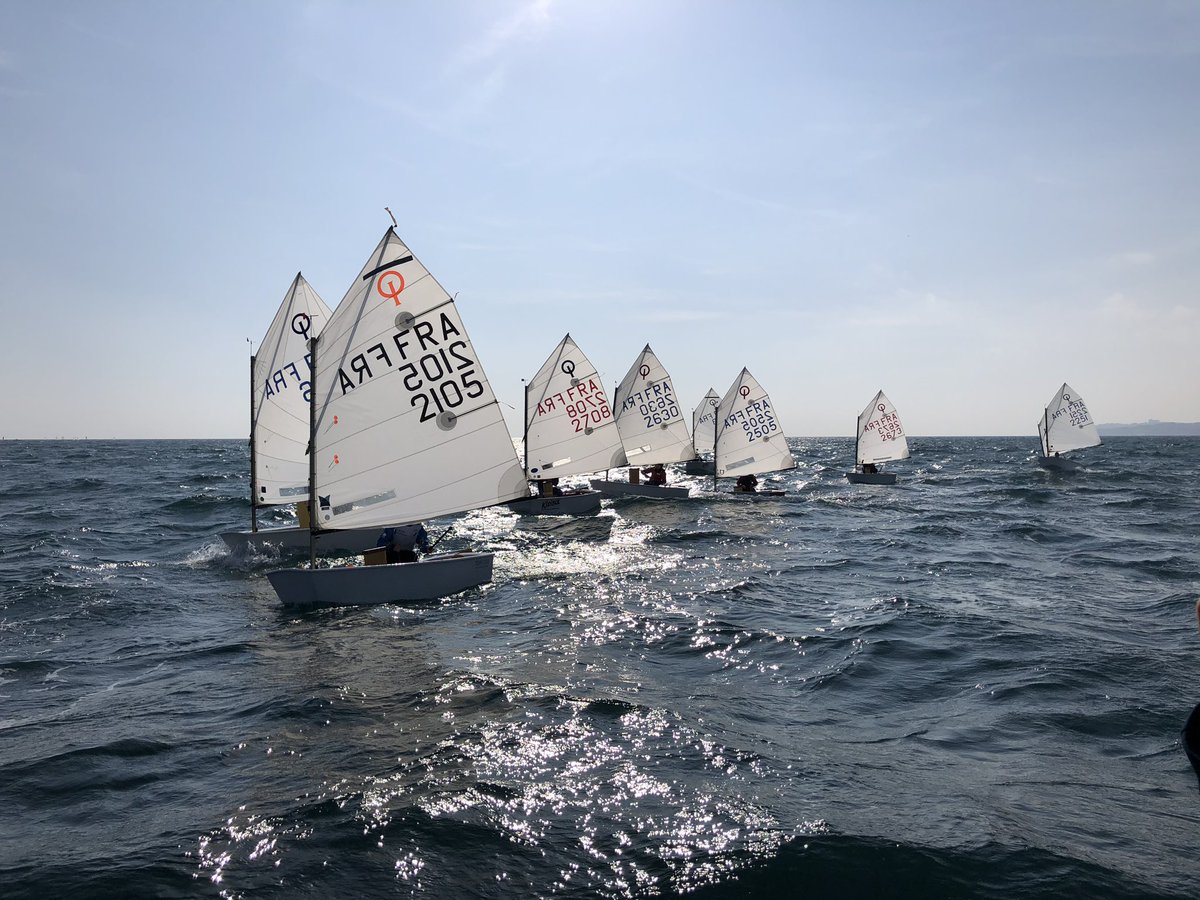 TeamOptiIDF's tweet photo. La semaine dernière la Team s’est donné RDV pour un stage + régate à Palamos🇪🇸. Conditions printanières avec un vent soit faible ou fort 💪!560⛵️présents sur place😱 avec seulement 3 manches validés.Superbe expérience pour nos jeunes régatiers👌Prêt pour les prochaines échéances https://t.co/ccilyDjVnB