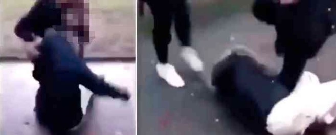 Aftonbladet's tweet photo. Här filmar gänget brutala misshandeln – slog och sparkade tonårsflicka • ”Blir bestört”
https://t.co/OP9ZcYnnLg https://t.co/BLMFKytXuH