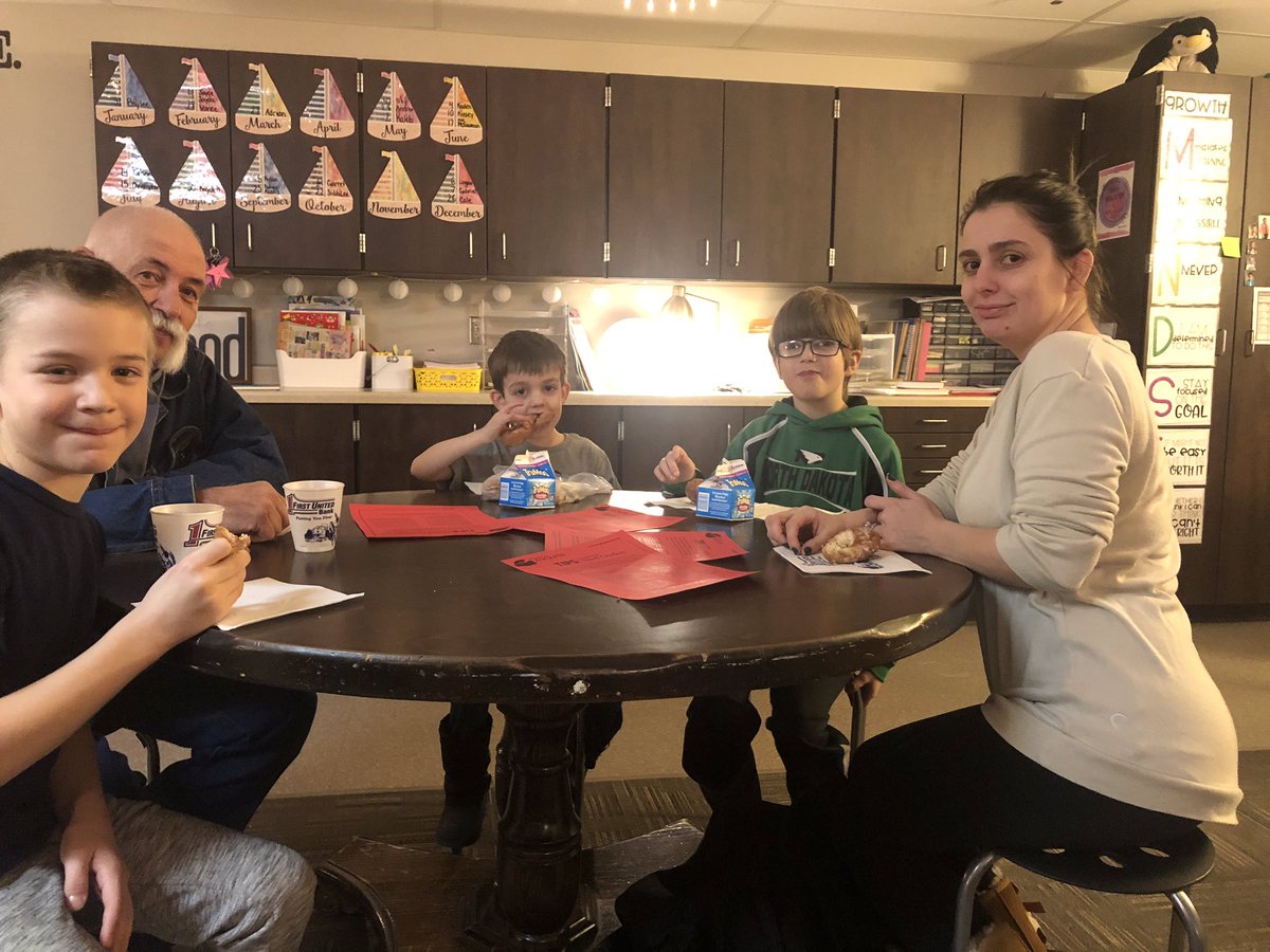 McGauvran3's tweet photo. Breakfast with a buddy was a tasty way to start our Thursday. #PRASlearns https://t.co/mK3WB0ByLt