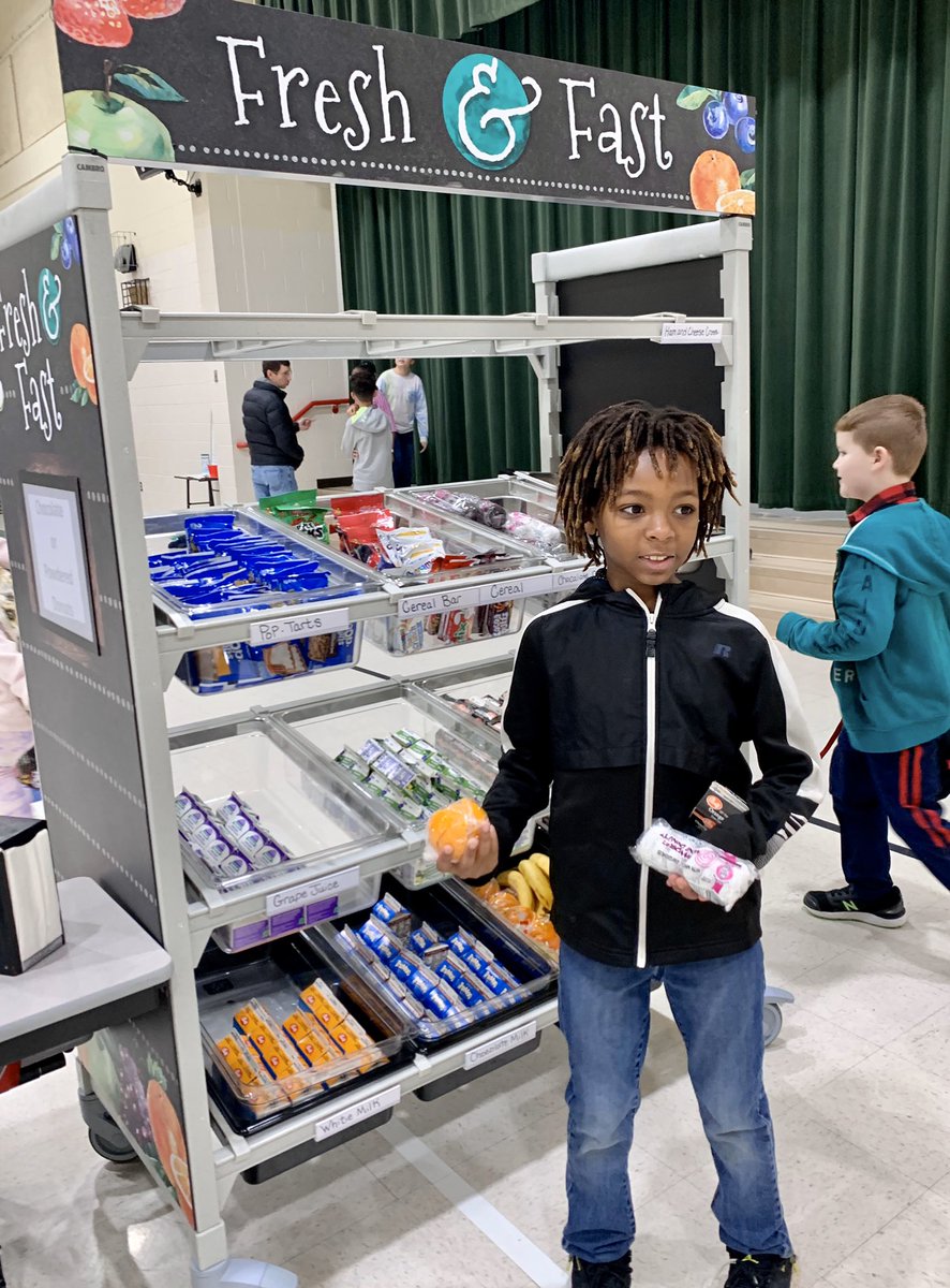 AngCardwell82's tweet photo. @JackTFarrar customers are so excited to get to shop like โbig kids โ to #createyourplate breakfast style! We โค๏ธ how it makes breakfast choices easy to see & fun to experience! @NoKidHungryTN grants funded this addition & we are so thankful! @TCSPublic #tcsnutrition https://t.co/dGb9qKHpCq