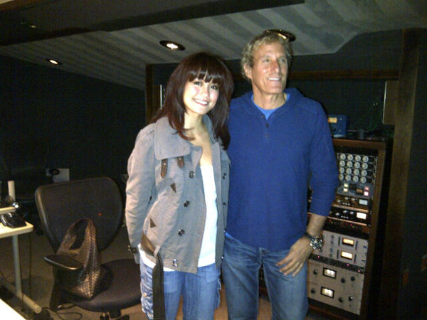 Agnez Mo with Michael Bolton