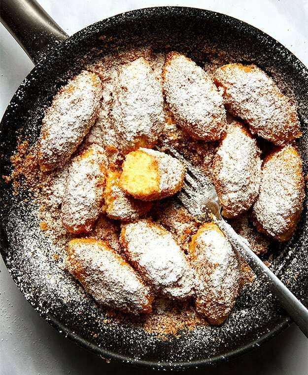 lilviennablog's tweet photo. You are in for a real treat: Austrian curd cheese dumplings 😍. These fluffy, little dumplings are coated in buttered and toasted bread crumbs. Drool alert 🤤. I usually eat them as a main dish like many Austrians do (I know, weird) but they are also p… https://t.co/P0ubzIKBxZ https://t.co/PphDC0re97