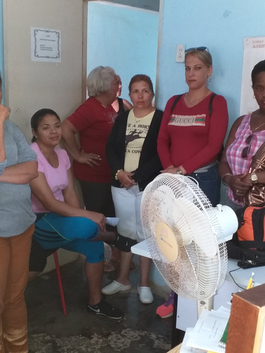 DmpfCiro's tweet photo. Comenzando el día con las noticias y con la entrega del reconocimiento hacia nuestra entidad por ser la mejor del año 2019 https://t.co/LWvkjVg4Hv