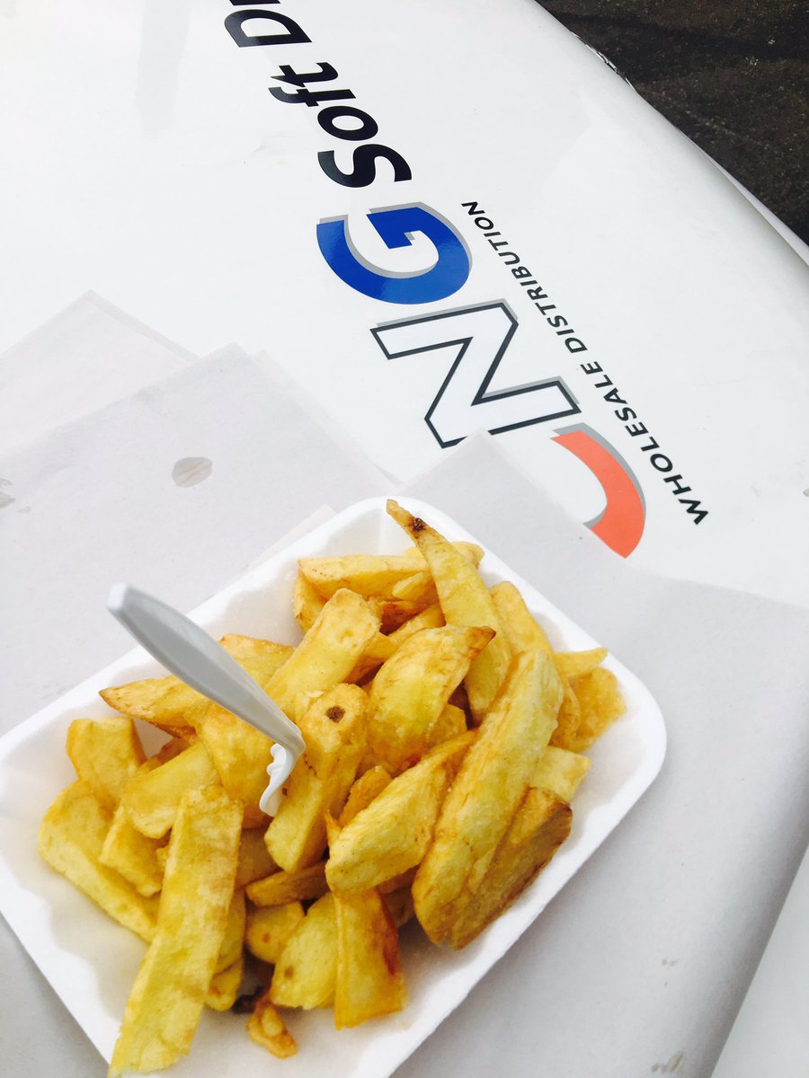 Delivery to <a href="/GeorgeBarnabys8/">CelebrityChefsWorld</a> had to get a portion #delicious