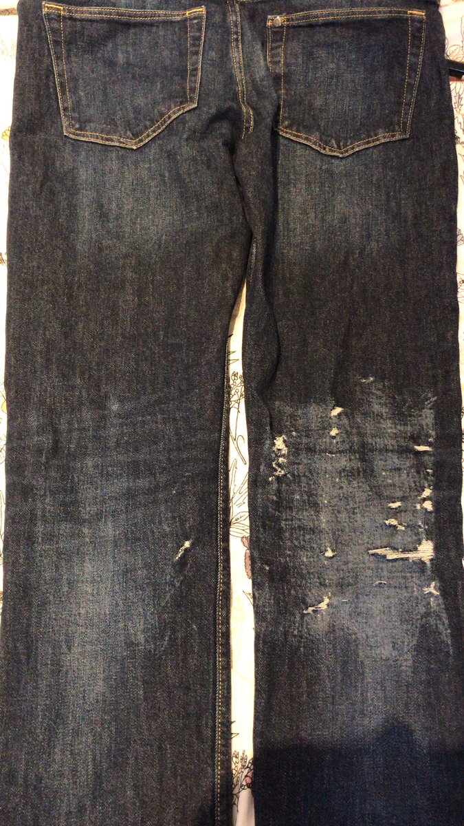 JNZY007's tweet image. @hm_custserv bought these jeans last weekend and washed them to go on holiday (without wearing them) and the back of the right knee has disintegrated #hmfail #poorquality
