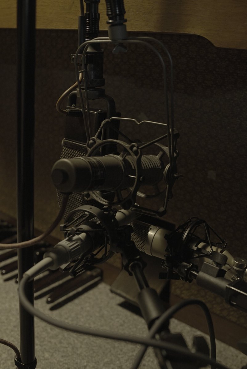 IconicInstr's tweet photo. Recording the #LowreyOrgan TBO-1, the same model used by #PeteTownshend of #TheWho on the track #BabaORiley, using #VintageMics #RCA #PB144 #Fairchild #ElectroVoice #Gefell #RecordingStudio #AbbeyRoad #ConsoleOrgan #VirtualInstuments #SampleLibraries #Kontakt https://t.co/2YCwJWVvdt