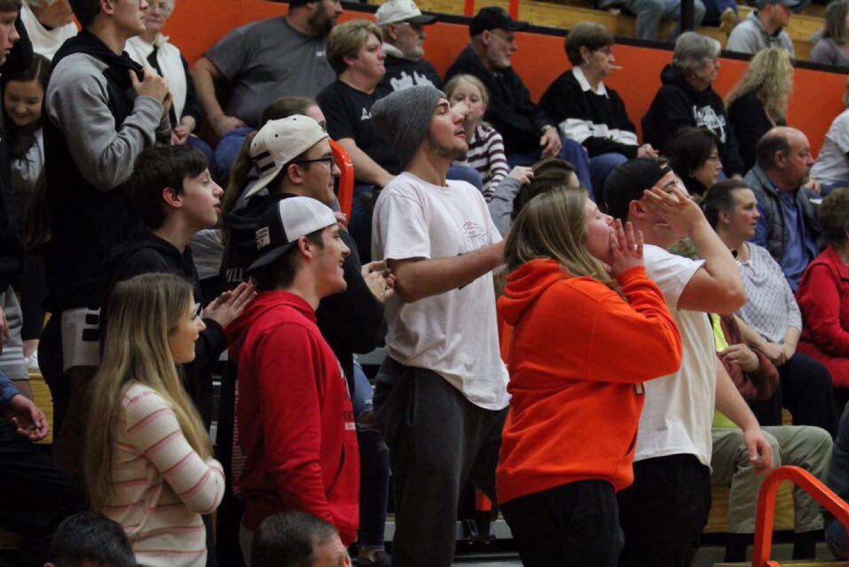 OHStudentSec's tweet photo. We are so proud of our Lady Oaks. They went out and upset the 4 seed Southeastern in the district semifinals. We appreciate all the fans and students who came out and cheered for our girls. Go Lady Oaks⚪️⚫️⚪️⚫️⚪️The Lady Oaks take on Eastern Brown next Saturday on the 29th https://t.co/HQ6DMN1b8C