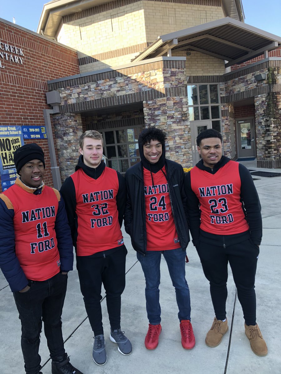 NationFordBBAll's tweet photo. Thanks for allowing #NAFOHOOPS to open car doors and greet students  @SCESsharks this morning https://t.co/coRYW9lPPq