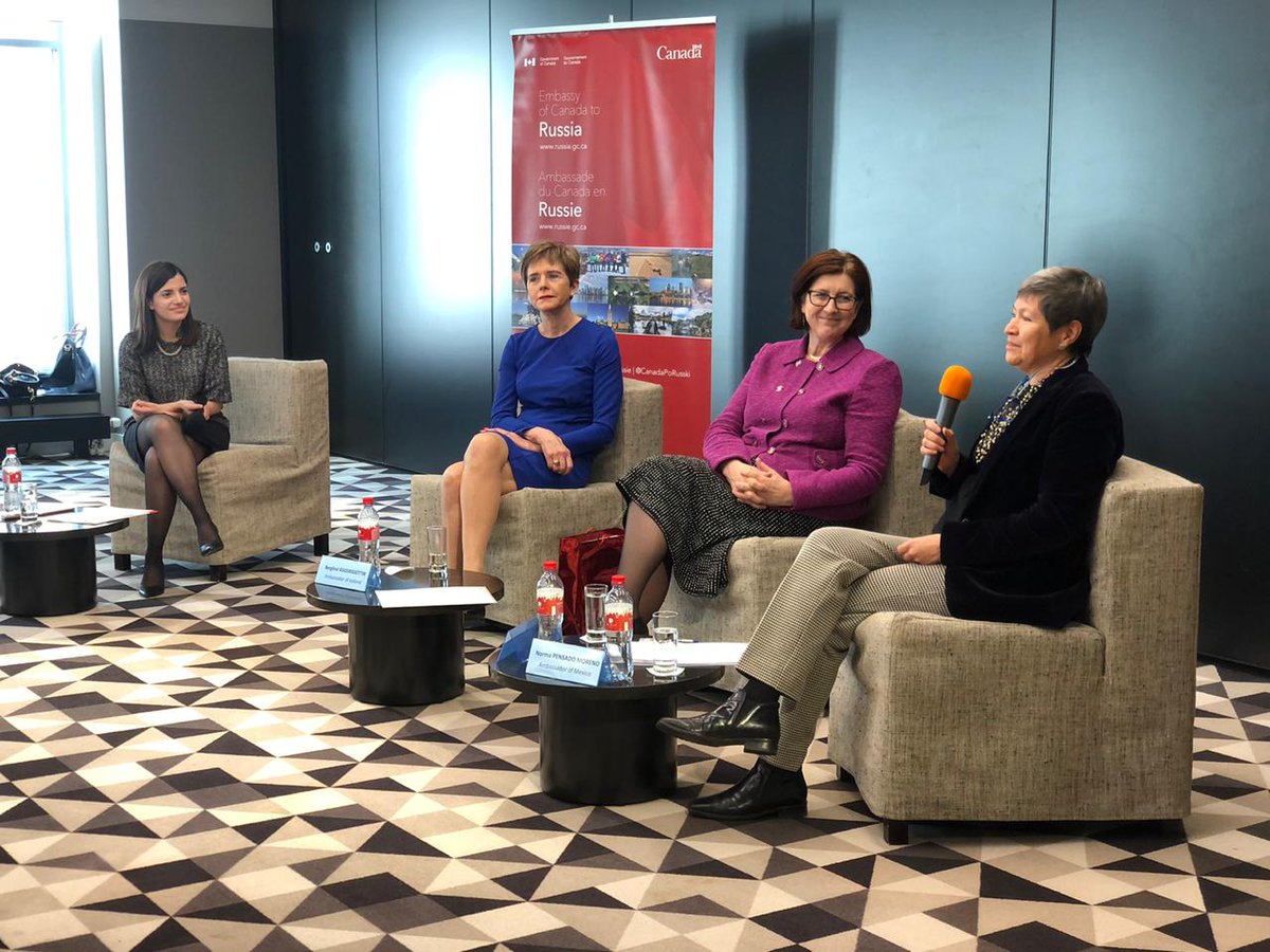 CanadaRussie's tweet photo. #WDMF : Les ambassadrices du 🇨🇦 🇲🇽 🇮🇸 ont partagé leur expériences respectives, et aussi la façon dont leur gouvernement promeuvent une approche féministe en politique étrangère. #WDMF @Yeuxsurlemonde #feministforeignpolicy & #IWD20in20 https://t.co/Es9NDrUSw5