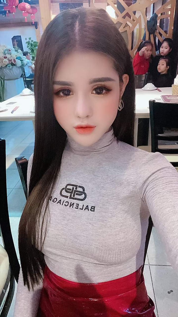 BchNgc54299728's tweet photo. Ăn bù những ngày bệnh 😽😽😽 https://t.co/SkBcQ26KnI
