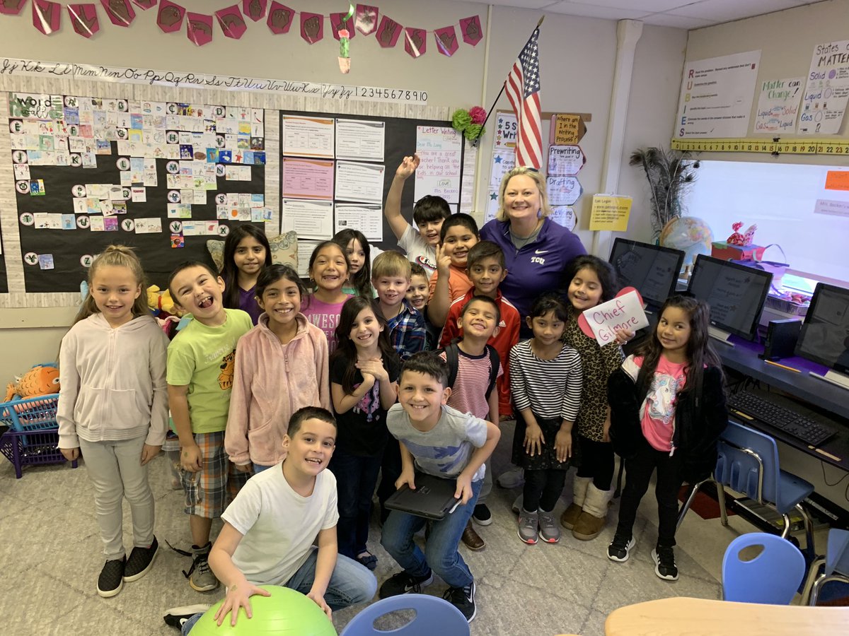 Mrs_Becker105's tweet photo. Surprise visit from one of our favorite people, Chief Gilmore! @CGilmore817 #joyjames #AllMeansAll4CISD #makeitmatter https://t.co/3Ytgla1MUv