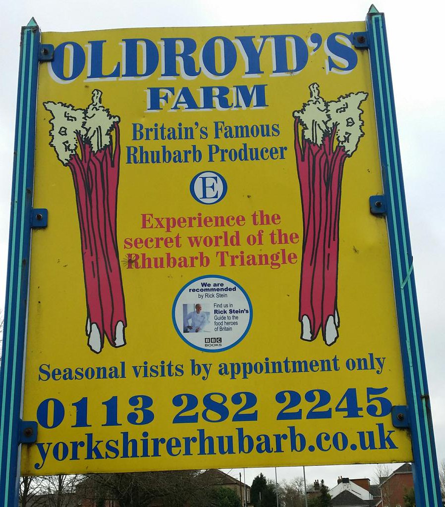 mafleen's tweet image. Tour and talk in Oldroyds rhubarb farm. #facinating #rhubarbfest