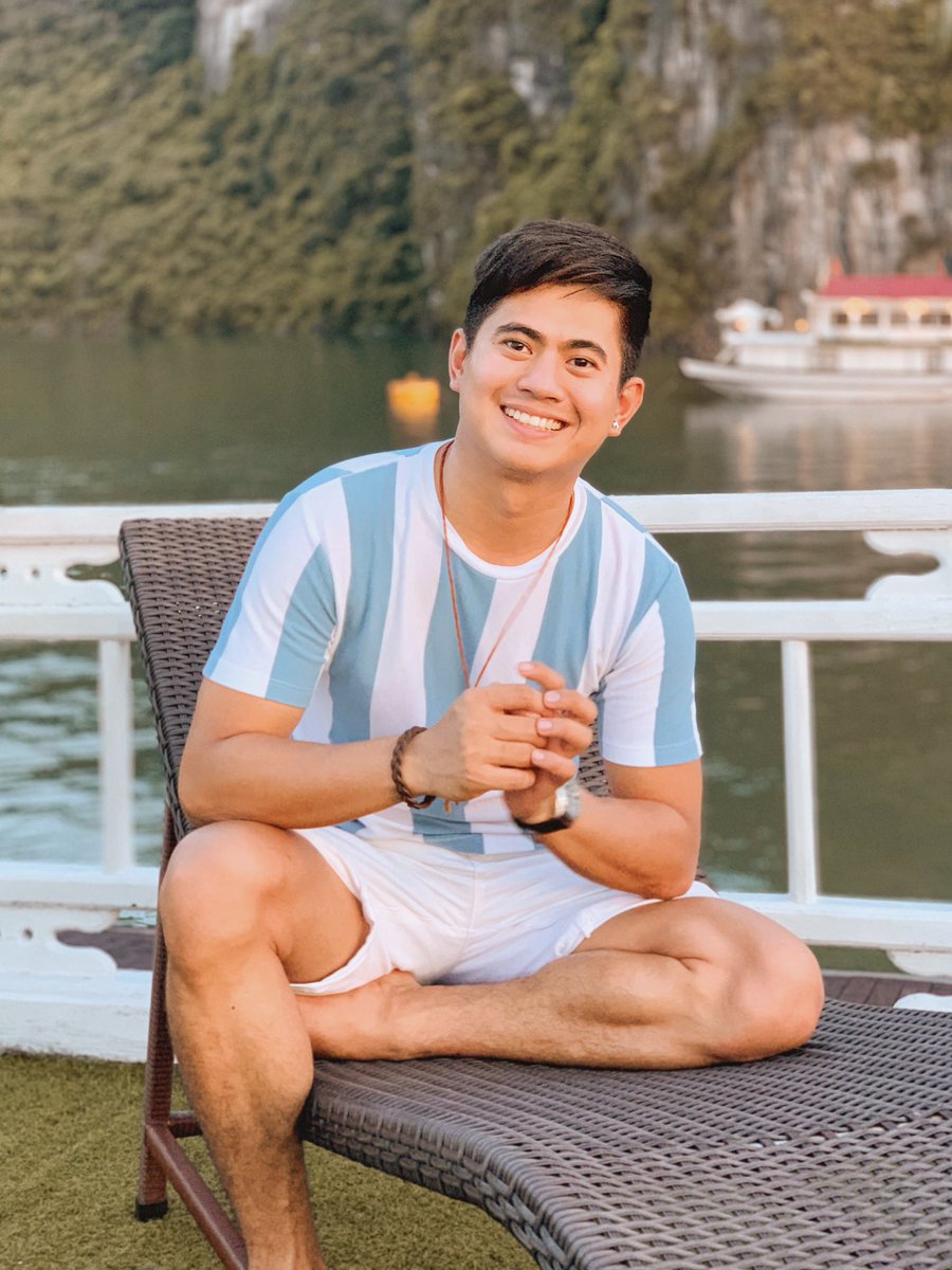 dijeyjaro's tweet photo. Surrounded by rocky walls. โฐ Swipe left to zoom. #instapogi #hanoi #vietnam #travel #smile #happy #cute #wanderlust #nature #whereintheworldisDJ #beautifuldestinations https://t.co/8jXRUaXJaf