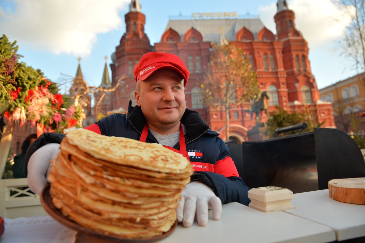 deptorg's tweet image. Сергей Собянин открыл фестиваль «Московская Масленица».  Фестиваль «Московская #Масленица» продлиться до 1 марта.  Площадки открыты для посетителей с 11:00 до 21:00 в будни и с 10:00 до 22:00 по выходным.
#Собянин #Масленица2020 #московскиесезоны