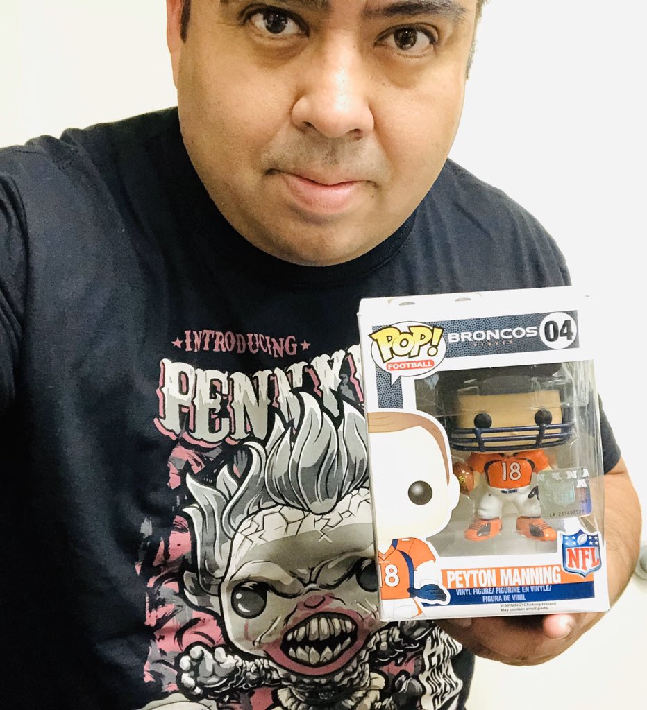 nightbodega's tweet image. Taking part of Funko Fashion Friday. Manning 🏈 and 🤡 joining me as well.  #FunkoFashionFriday @OriginalFunko 
#Pennywise #FunkoPennywise