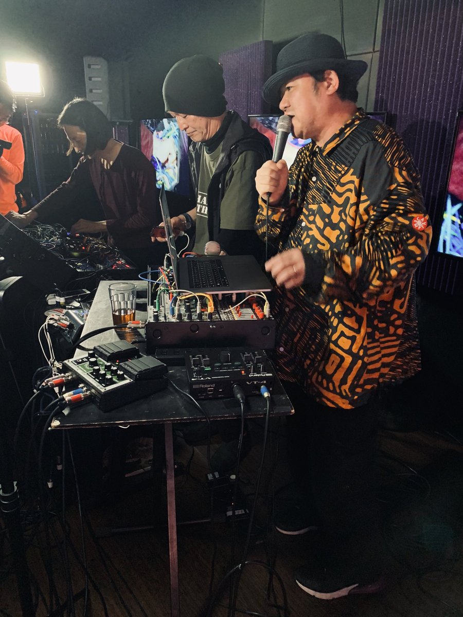 uran_chang's tweet photo. #GRAVESTYLE 宇川直宏×森田潤+佐藤薫 #DOMMUNE https://t.co/bYdlzUJY9g