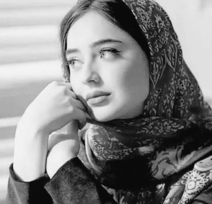 شوغتي من اشتاق لامي
وأنكساري من اكعد بصف كبر ابوي
ووحشتي ودكات كلبي اليخفقن
ذني كلهن من #أذكرك يلتقن