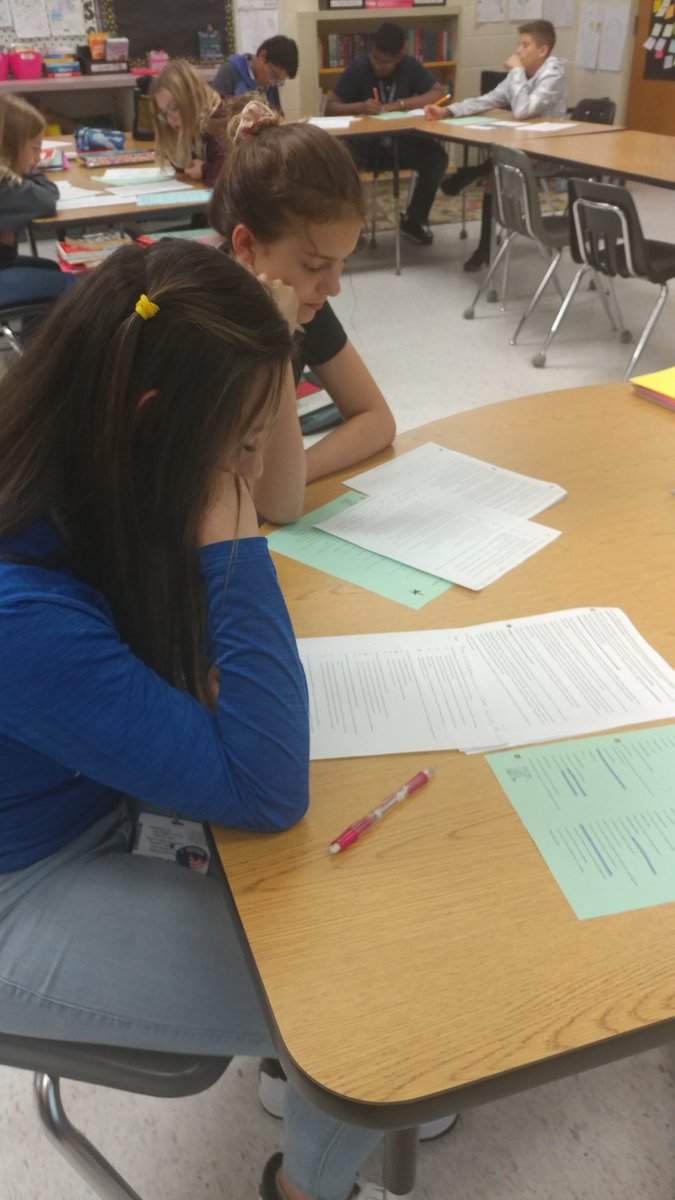 MsEMorse's tweet photo. Ss analyzing President Washington's farewell letter and comparing it to #Hamilton musical's "One Last Time". Great insights!💡👍🔎 @CCPS_SecELA @oms_bulldogs #learningourhistory #pastandpresentcollide https://t.co/2G4sKYwLbf