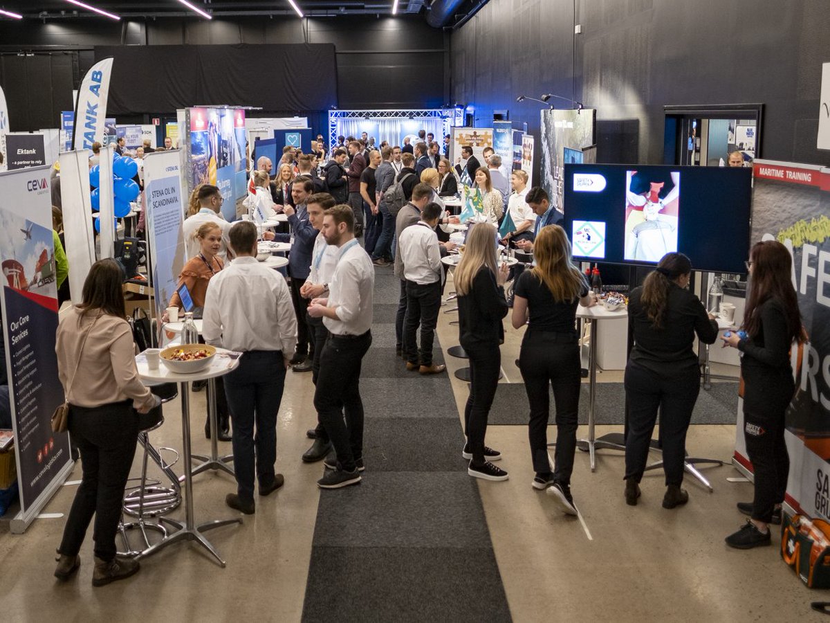 ”Var är studenterna?”
Det frågade många utställare på Sjölog igår. Berit Blomqvist vill ha ett ordentligt commitment från studenterna inför nästa år. #sjöfart bit.ly/32haiSk